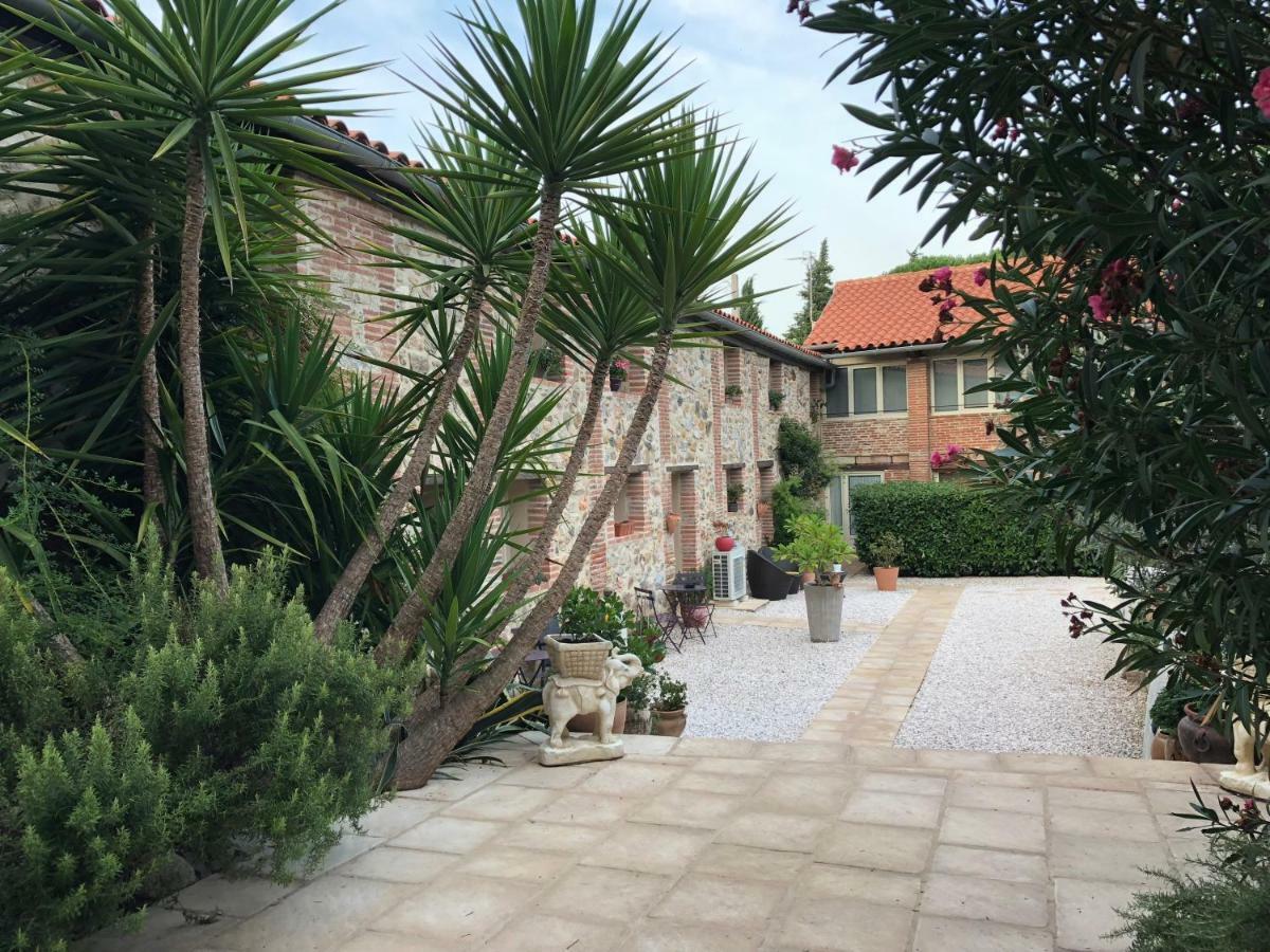 Domaine De La Tannerie Chambres D'Hotes Et Appartements Prades  Exterior photo